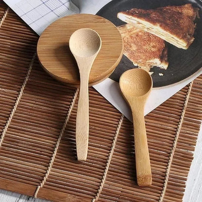 مجموعة من 6 ملاعق خشبية صغيرة